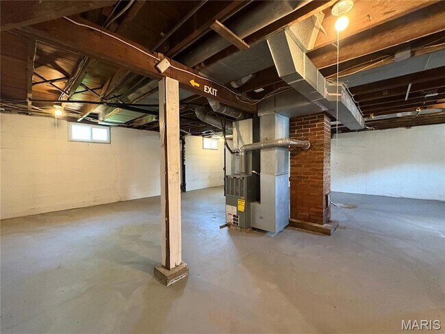 Building Photo - 615 Horn St