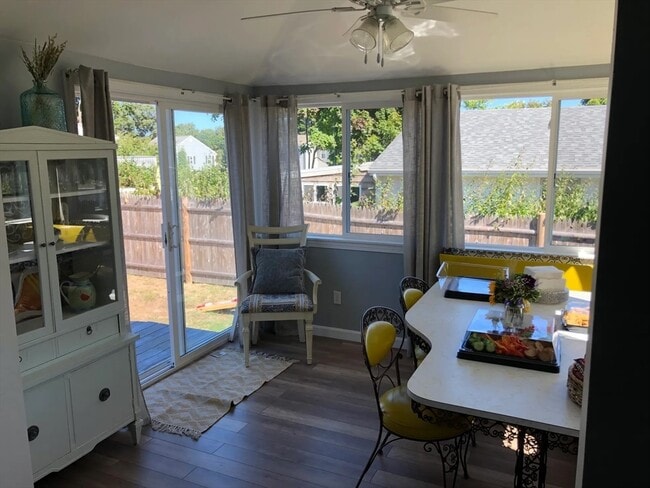 Building Photo - 16 Cricket Ln