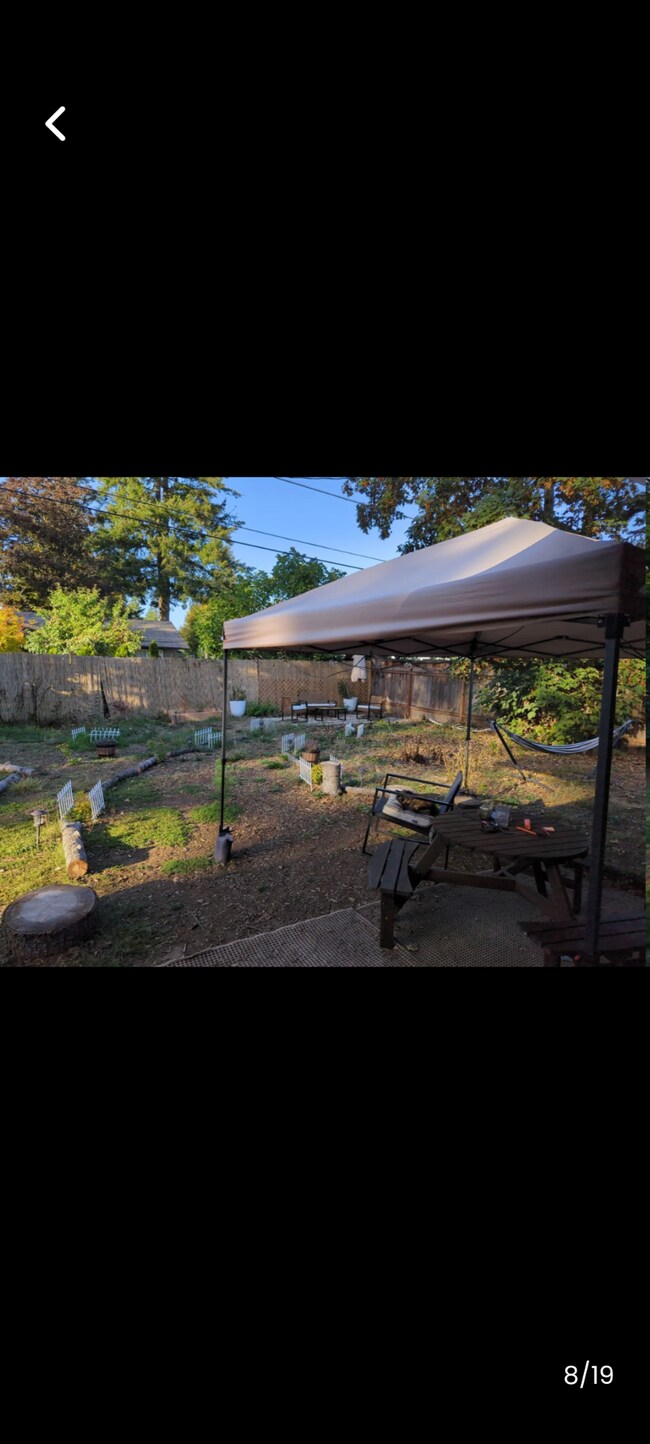 Building Photo - 12717 SE Gladstone St