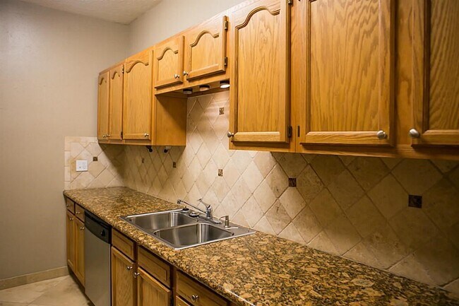 Building Photo - 6000 Reims Rd