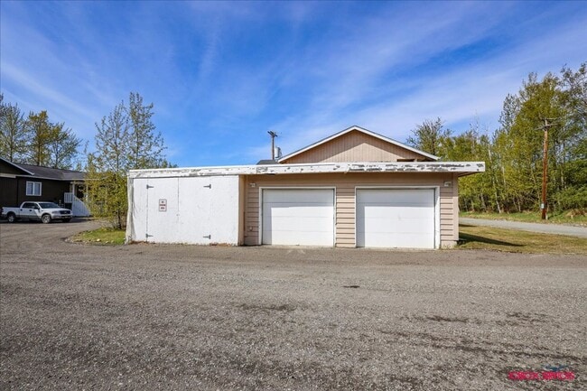 Building Photo - 2BD | 2BA Nestled on a Cul-De-Sac