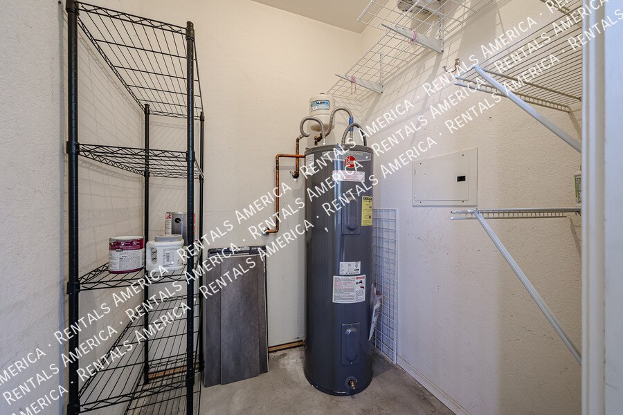 Building Photo - 9555 E Raintree Dr