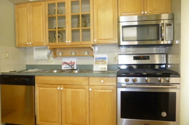 Building Photo - 5200 Carriage Way Dr