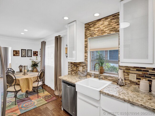 Building Photo - 340 Orange Tree Dr