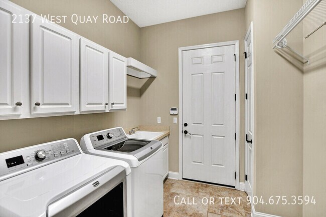 Building Photo - 2137 W Quay Rd