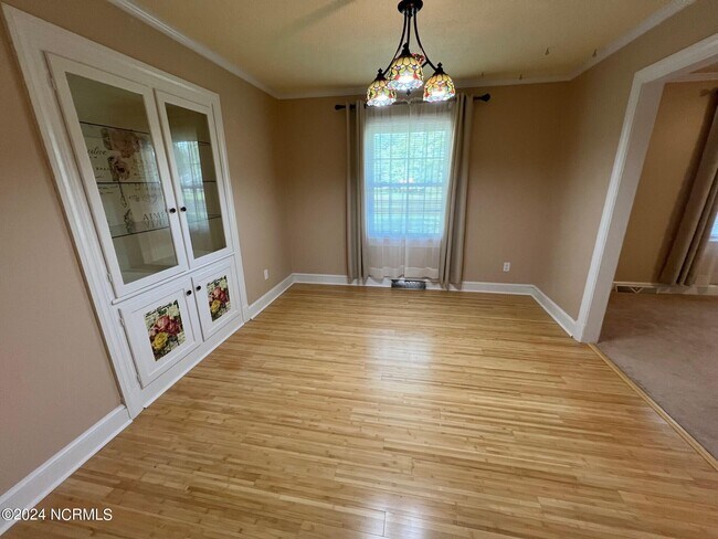 Building Photo - 304 Pamlico Dr