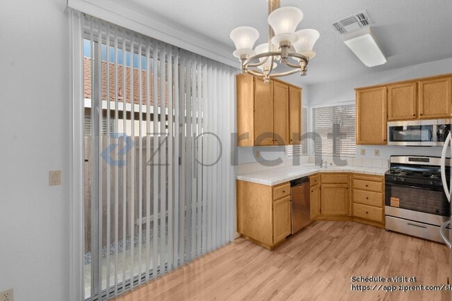 Building Photo - 1918 Ajay Dr