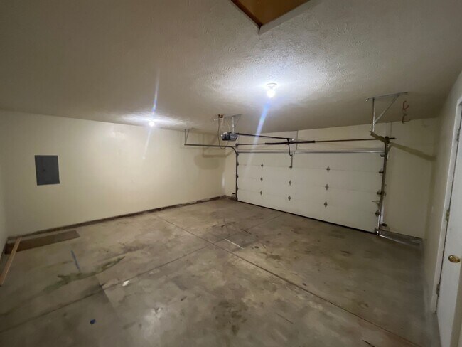 Building Photo - Remarkable Value. Unbeatable Location.
