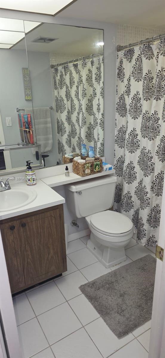 Building Photo - 8100 Sunrise Lakes Blvd