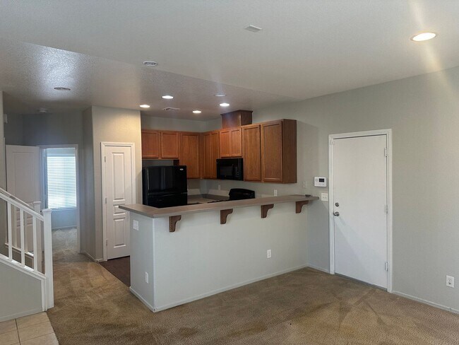 Building Photo - Henderson!!! Community: Cadence!! 4 Bedrooms!!! Bed & Full bath downstairs!! Loft/computer area u...