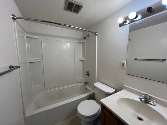 Building Photo - 2310 Radtke Ave