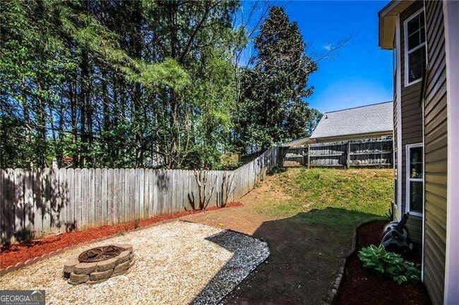 Building Photo - 121 Stoneforest Dr