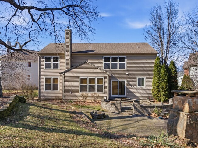 Building Photo - 715 Blue Ridge Dr