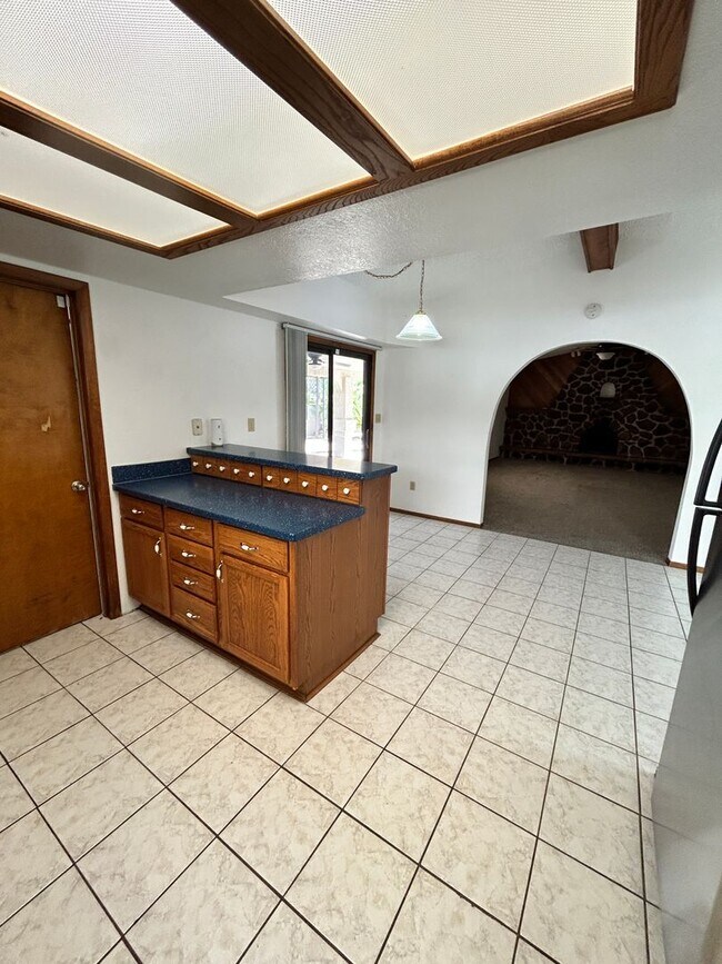 Building Photo - Great Unfurnished home!