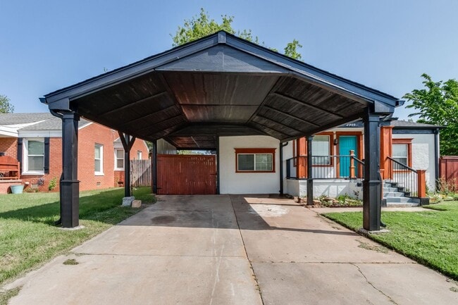 Building Photo - Luxury remodel in NW Oklahoma City