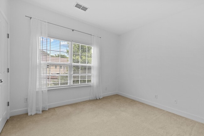 Building Photo - 8441 Callabee Way