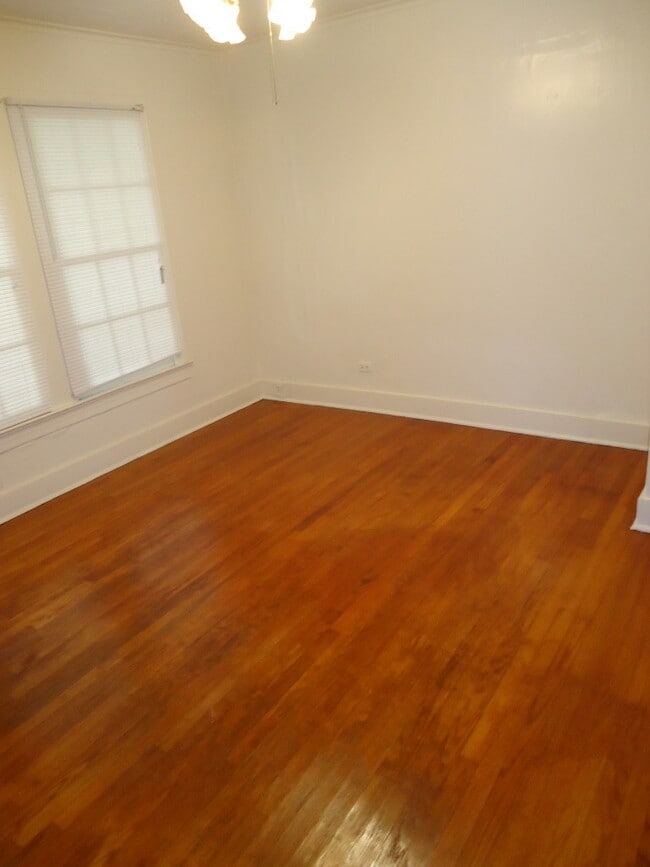 Building Photo - 210 St Michael St