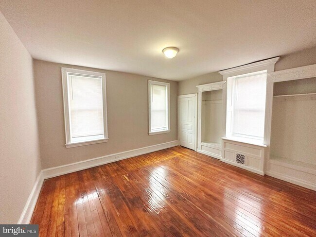 Building Photo - 250 N 52nd St