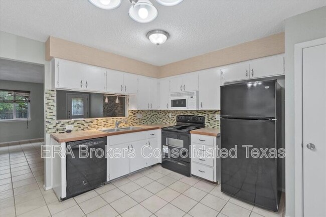 Building Photo - 11908 Broad Oaks Dr