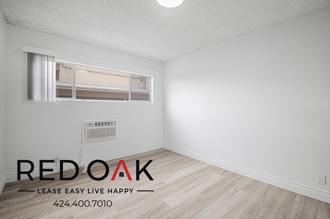 Building Photo - 2050 Rodney Dr