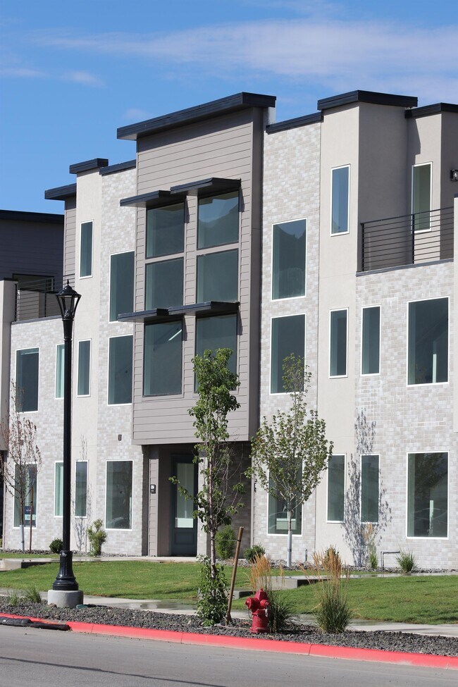 Building Photo - 1798 N 510 W