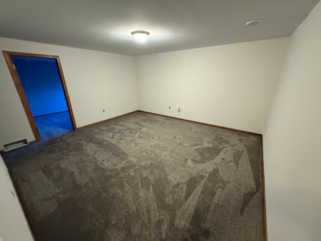 Building Photo - 6725 Wolf Hollow Rd