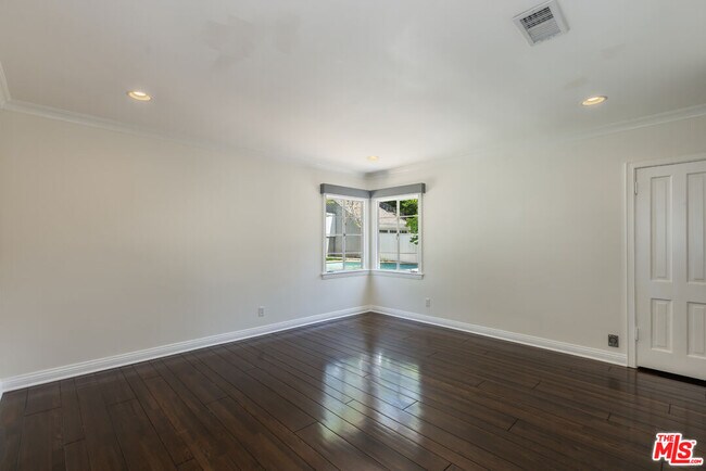 Building Photo - 11339 Thurston Pl