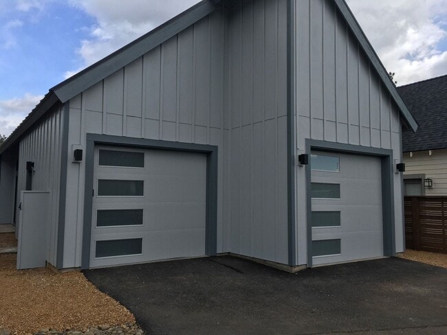 Building Photo - 145 W Heising Dr