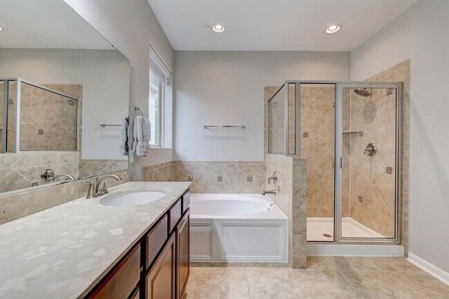Building Photo - 205 Cortona Ln