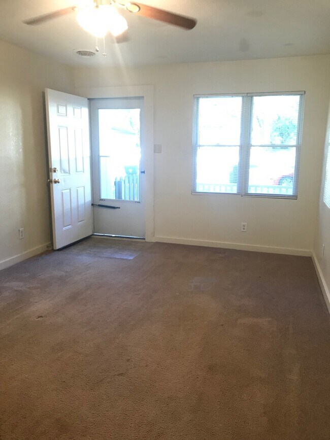 Building Photo - 3424 SW Brendan Ave