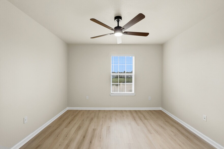 Building Photo - 6280 Autumn Berry Cir