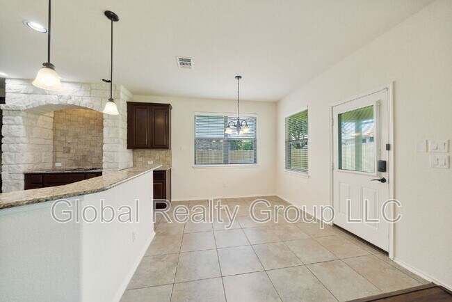 Building Photo - 2118 Pecan Haven