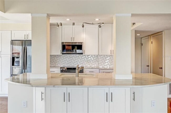Building Photo - 204 Quayside Cir
