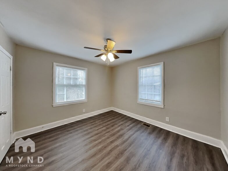 Building Photo - 1284 Westmont Rd SW