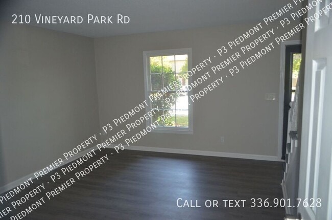 Building Photo - 210 Vineyard Park Rd