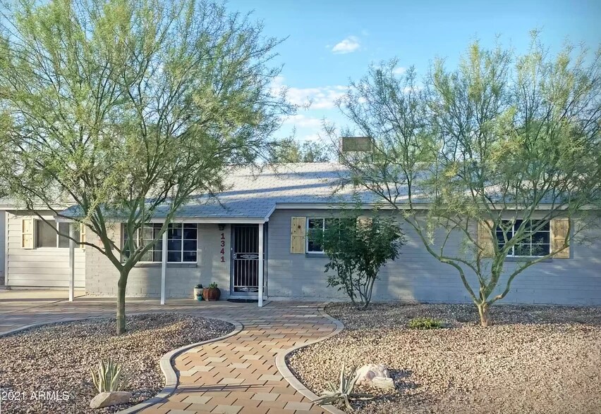 Front fo property - 1341 E Don Carlos Ave