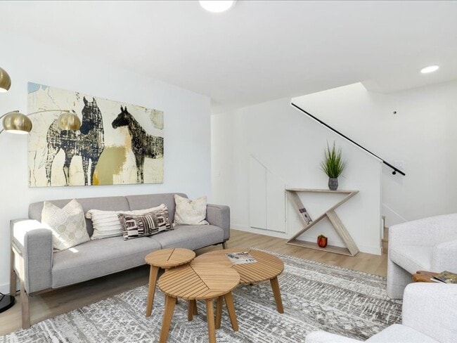 Building Photo - 1004 McDonald Ave