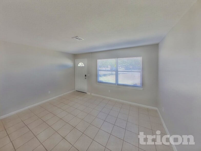 Building Photo - 7000 Brentford Rd