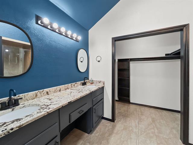 Building Photo - 301 Barclay Ave