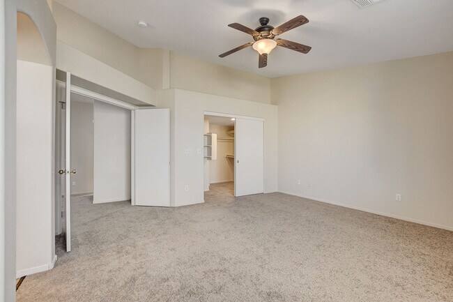 Building Photo - 1302 Dusty Creek St