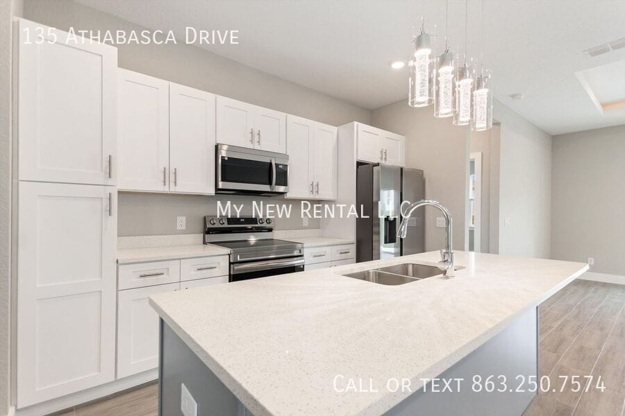 Building Photo - 135 Athabasca Dr