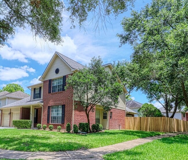 Building Photo - 427 Birch Hill Dr