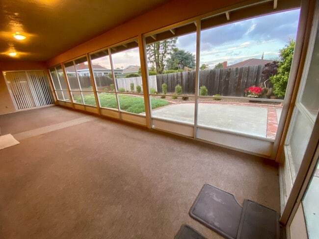 Building Photo - RB Senior 55+ Community 2 Bed +Huge bonus room 2 Baths House $3990