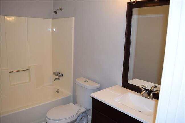 Building Photo - 227 Goshen Ln