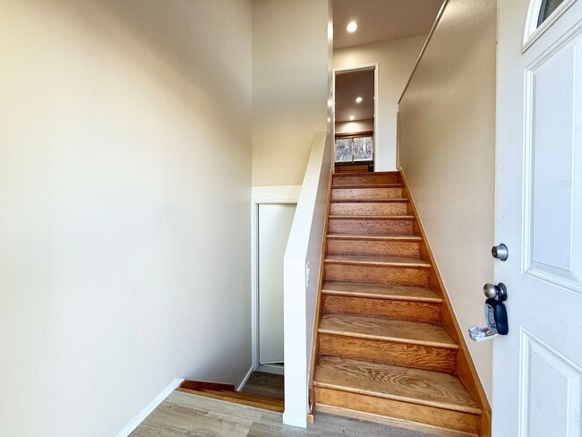 Building Photo - Coastal 3-Bed/2-Bath Home with Ocean View! ***PLEASE READ DESCRIPTION***