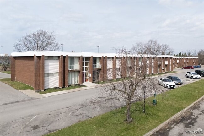 Building Photo - 1525 Amherst Manor Dr