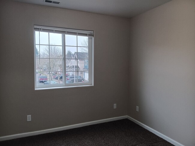 Building Photo - Beautiful Newly Remodeled Propety Ready Fo...