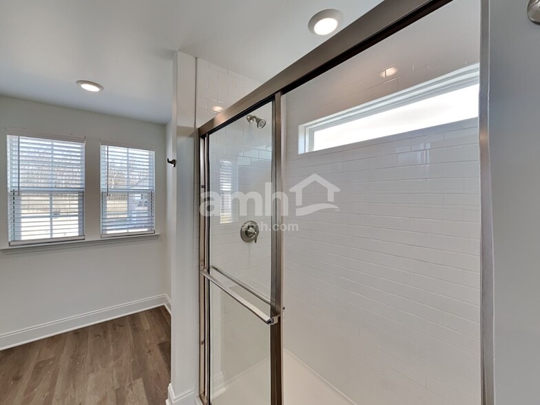Building Photo - 205 Marin Dr