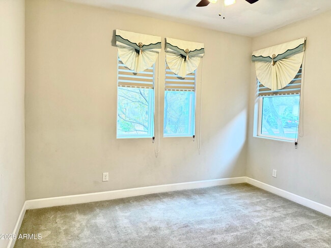 Building Photo - 1732 W Myrna Ln