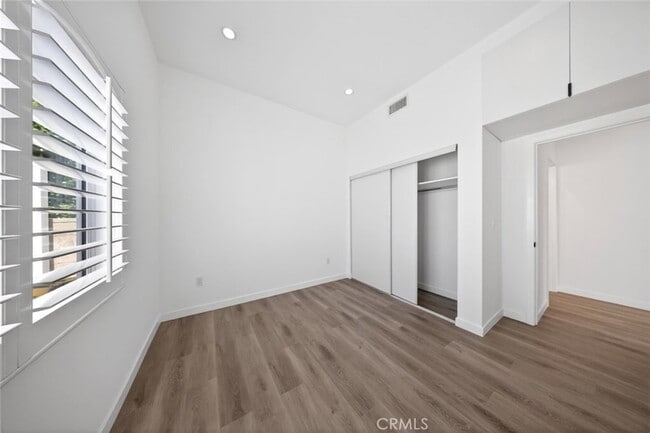 Building Photo - 14827 Dearborn St